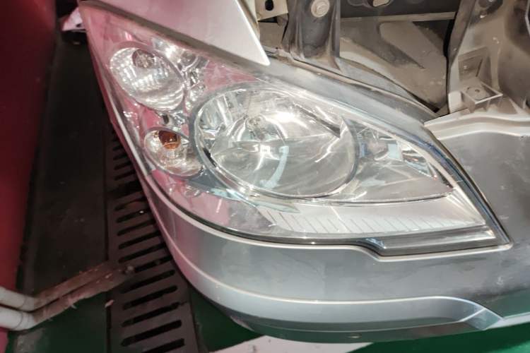 Used Mercedes-Benz Viano 2013 3.0L Hospitality Edition Right Front Headlight