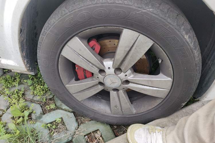 Used Mercedes-Benz Viano 2013 3.0L Navigator Edition Right Front Wheel Hub