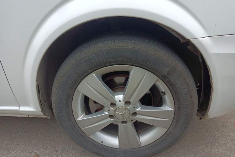 Used Mercedes-Benz Viano 2013 3.0L Comfort Edition Right Front Wheel Hub