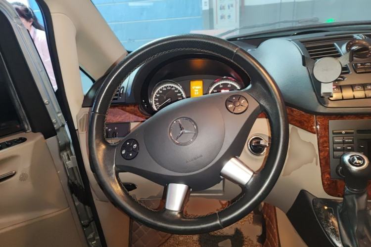 Used Mercedes-Benz Viano 2013 3.0L Hospitality Edition Steering Wheel