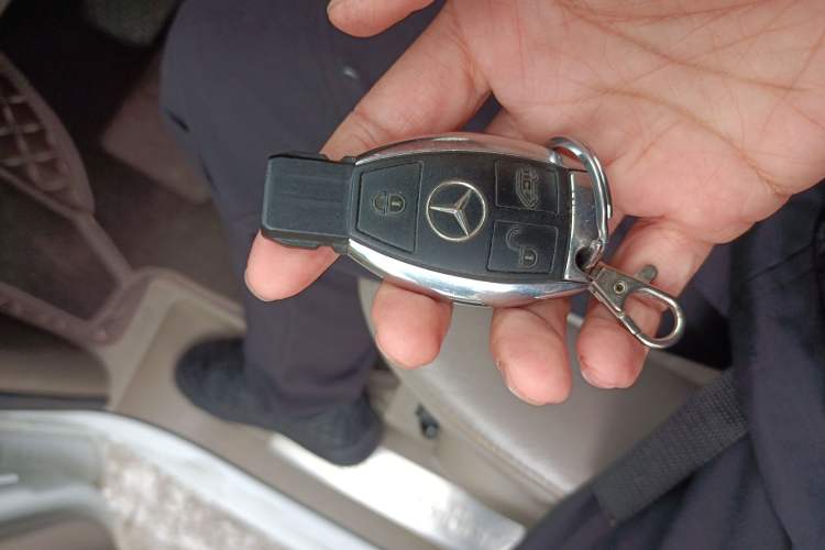 Used Mercedes-Benz Viano 2013 3.0L Comfort Edition Vehicle Key