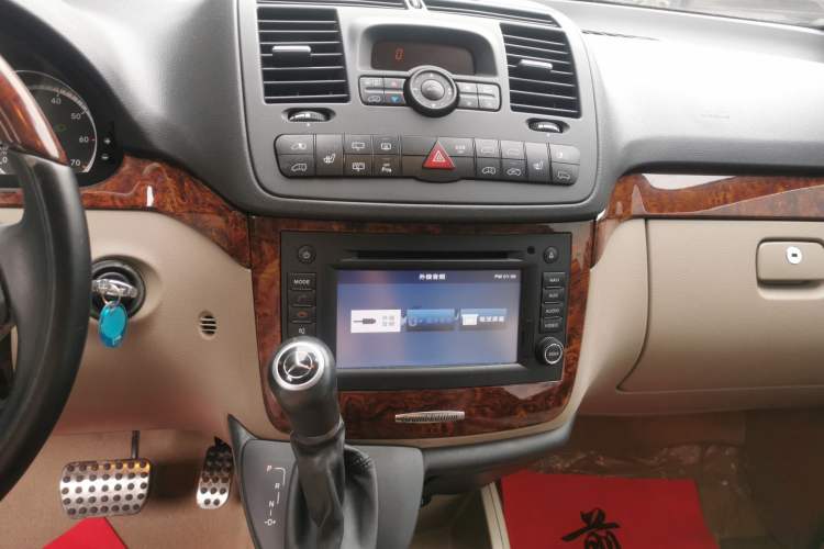 Used Mercedes-Benz Viano 2014 3.5L Premier Edition Audio And AC Panel