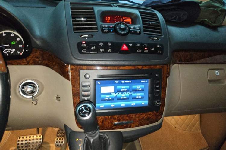 Used Mercedes-Benz Viano 2014 3.5L Premier Edition Audio And AC Panel