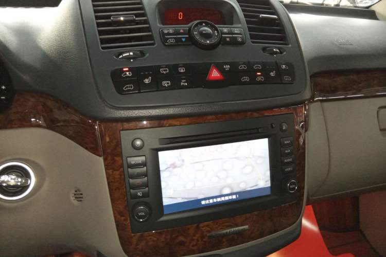Used Mercedes-Benz Viano 2014 3.5L Premier Edition Audio And AC Panel