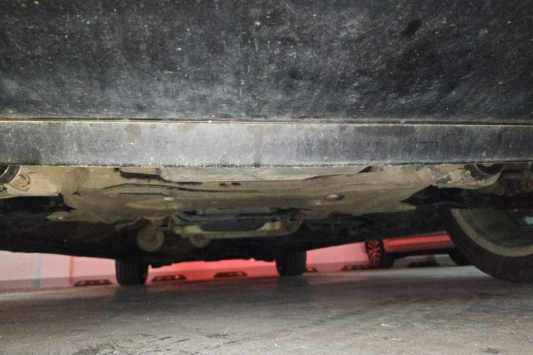 Used Mercedes-Benz Viano 2014 3.5L Premier Edition Chassis Front