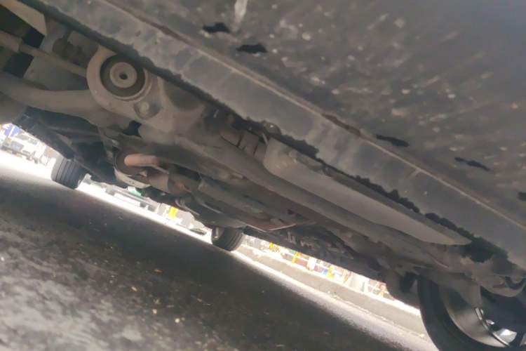 Used Mercedes-Benz Viano 2014 3.5L Premier Edition Chassis Front