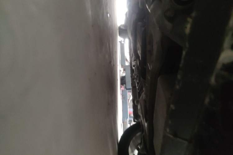 Used Mercedes-Benz Viano 2014 3.5L Premier Edition Chassis Front Left