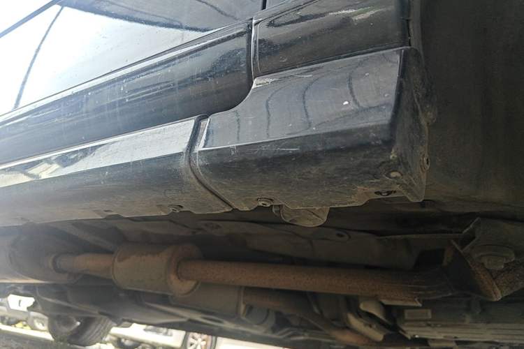 Used Mercedes-Benz Viano 2014 3.5L Premier Edition Chassis Front Right