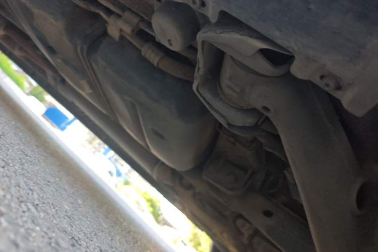 Used Mercedes-Benz Viano 2014 3.5L Premier Edition Chassis Rear Left