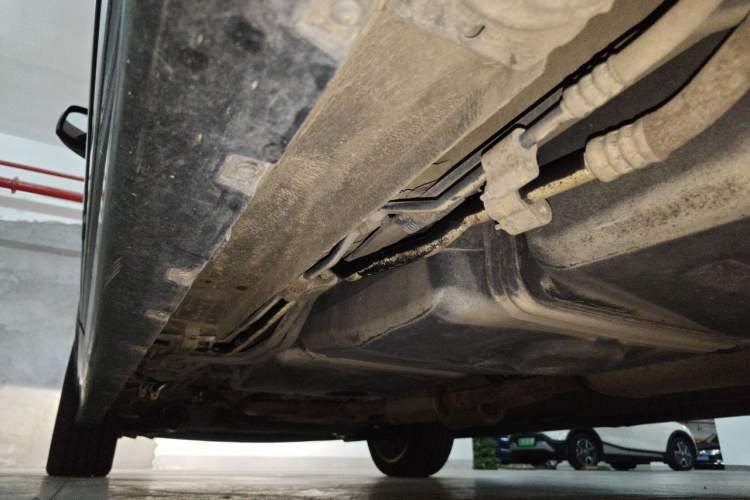 Used Mercedes-Benz Viano 2014 3.5L Premier Edition Chassis Rear Left