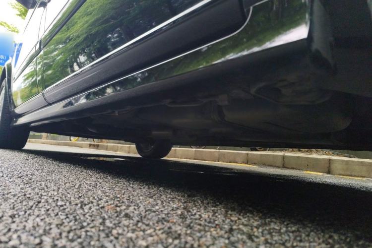 Used Mercedes-Benz Viano 2014 3.5L Premier Edition Chassis Rear Left