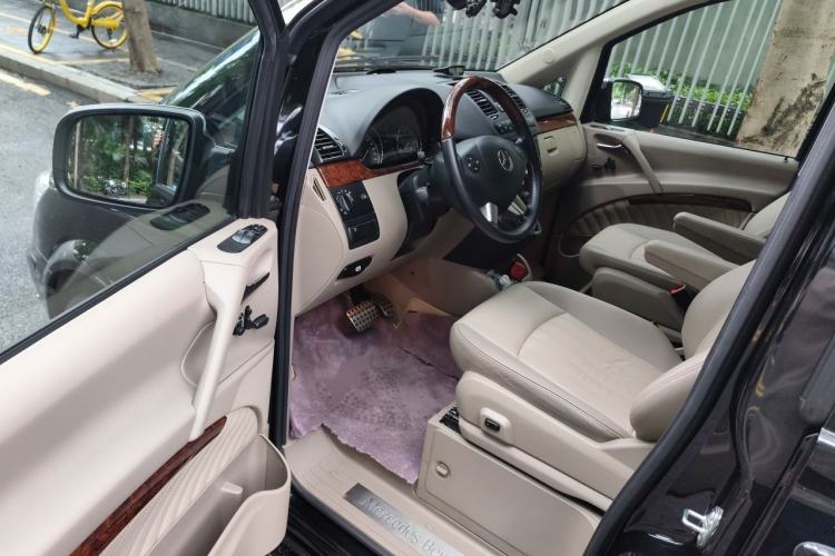 Used Mercedes-Benz Viano 2014 3.5L Premier Edition Driver Seat