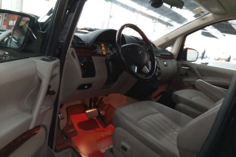 Used Mercedes-Benz Viano 2014 3.5L Premier Edition Driver Seat