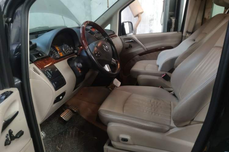 Used Mercedes-Benz Viano 2014 3.5L Premier Edition Driver Seat