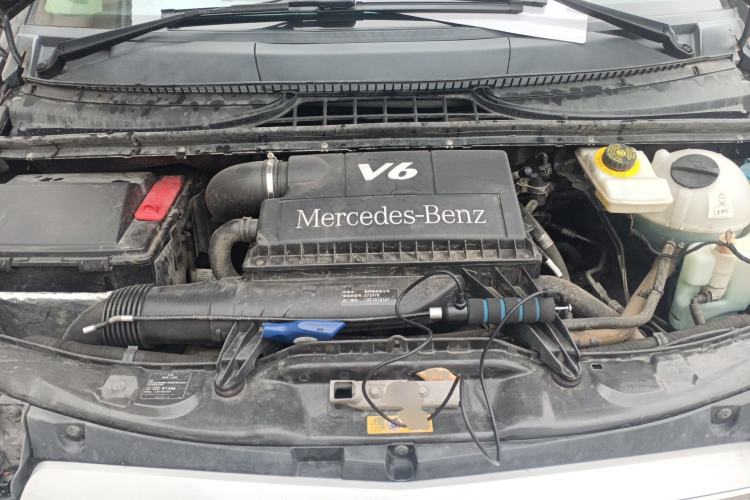 Used Mercedes-Benz Viano 2014 3.5L Premier Edition Engine Bay