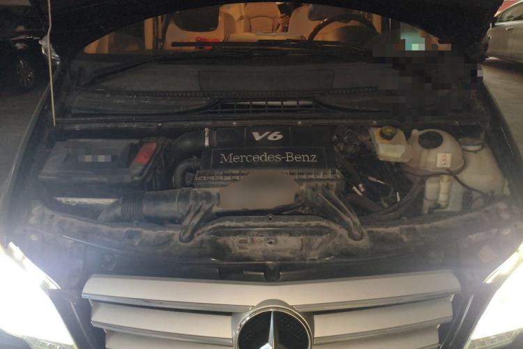 Used Mercedes-Benz Viano 2014 3.5L Premier Edition Engine Bay