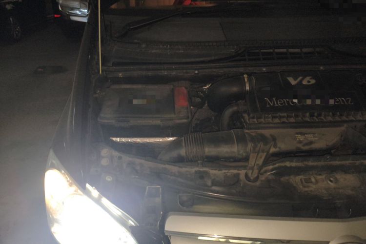 Used Mercedes-Benz Viano 2014 3.5L Premier Edition Engine Bay Right