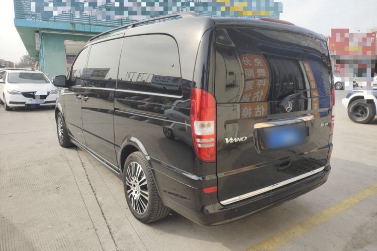 Used Mercedes-Benz Viano 2014 3.5L Premier Edition Exterior 3