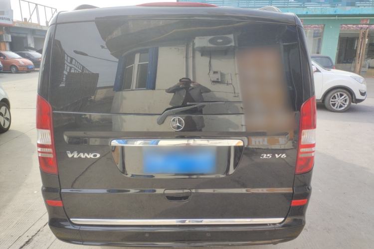 Used Mercedes-Benz Viano 2014 3.5L Premier Edition Exterior 4