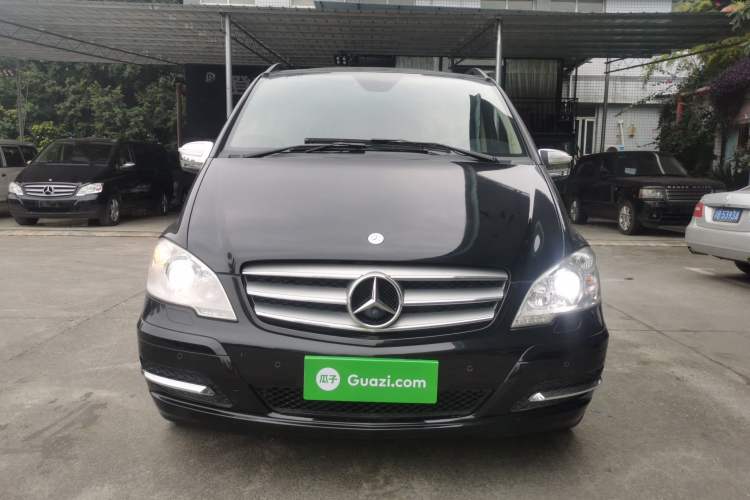 Used Mercedes-Benz Viano 2014 3.5L Premier Edition Front