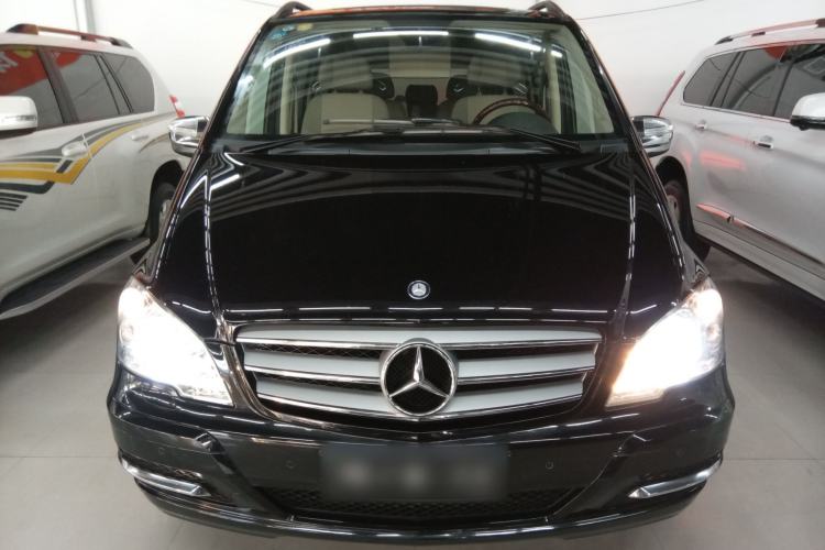 Used Mercedes-Benz Viano 2014 3.5L Premier Edition Front