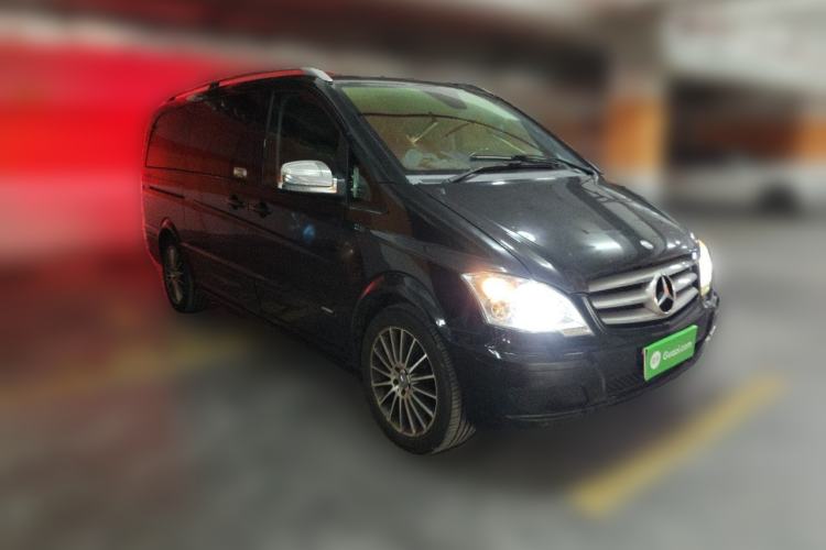 Used Mercedes-Benz Viano 2014 3.5L Premier Edition Front Right 45 Deg