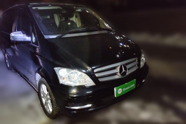 Used Mercedes-Benz Viano 2014 3.5L Premier Edition Front Right 45 Deg