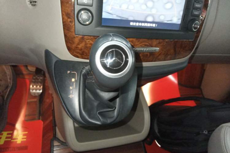 Used Mercedes-Benz Viano 2014 3.5L Premier Edition Gear Lever