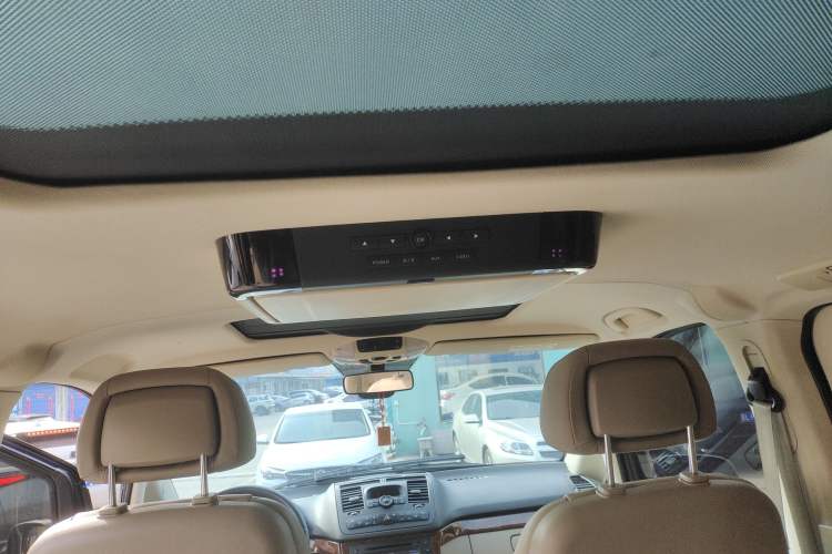 Used Mercedes-Benz Viano 2014 3.5L Premier Edition Headliner