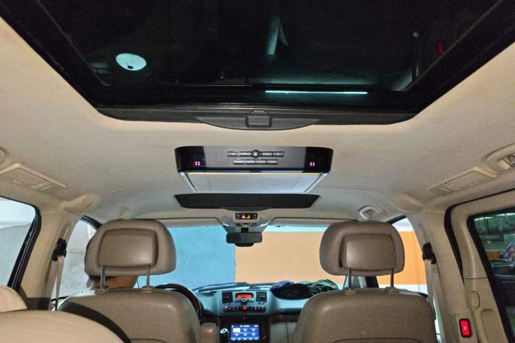 Used Mercedes-Benz Viano 2014 3.5L Premier Edition Headliner