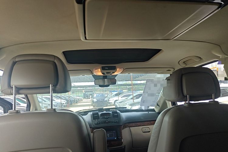 Used Mercedes-Benz Viano 2014 3.5L Premier Edition Headliner