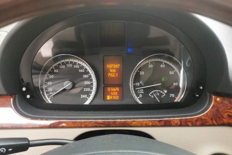 Used Mercedes-Benz Viano 2014 3.5L Premier Edition Instrument Cluster