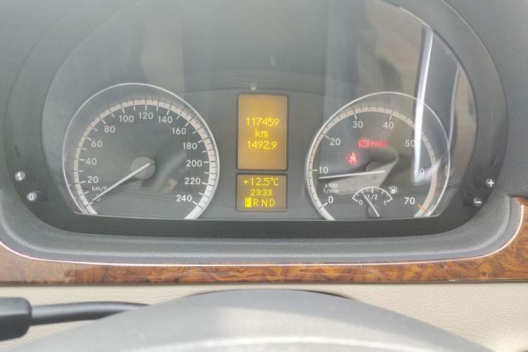 Used Mercedes-Benz Viano 2014 3.5L Premier Edition Instrument Cluster