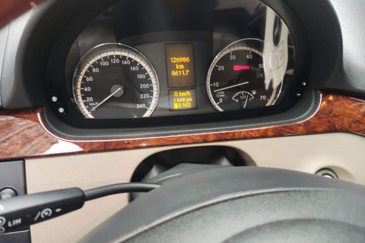 Used Mercedes-Benz Viano 2014 3.5L Premier Edition Instrument Cluster