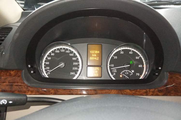 Used Mercedes-Benz Viano 2014 3.5L Premier Edition Instrument Cluster