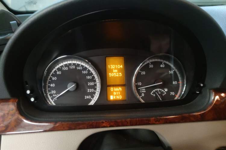 Used Mercedes-Benz Viano 2014 3.5L Premier Edition Instrument Cluster