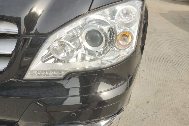 Used Mercedes-Benz Viano 2014 3.5L Premier Edition Left Front Headlight