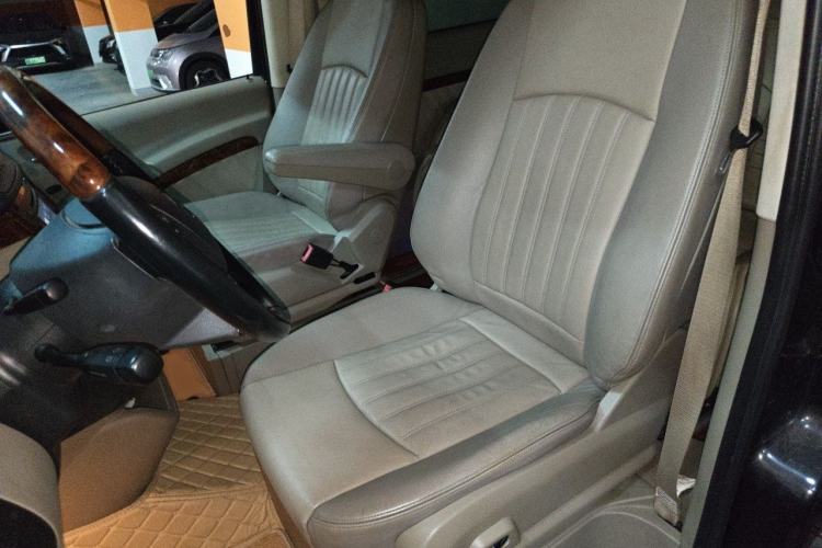 Used Mercedes-Benz Viano 2014 3.5L Premier Edition Left Front Seat