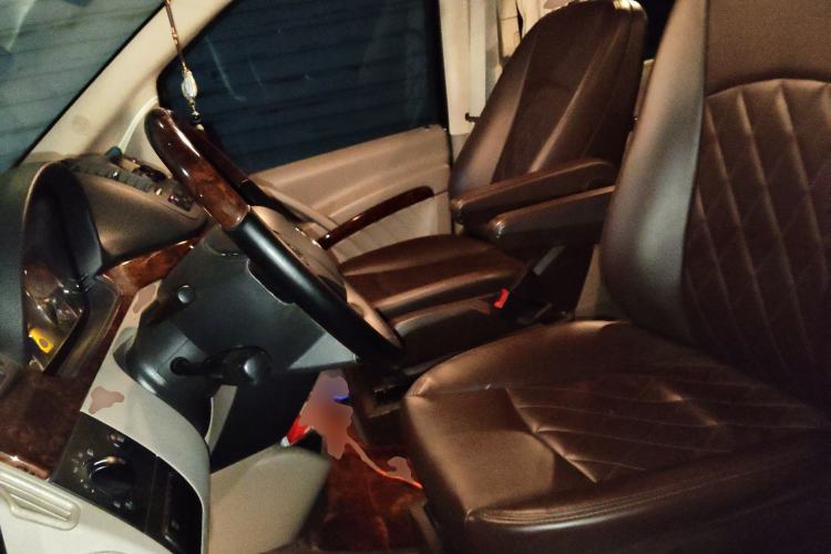 Used Mercedes-Benz Viano 2014 3.5L Premier Edition Left Front Seat