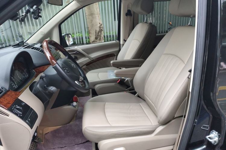 Used Mercedes-Benz Viano 2014 3.5L Premier Edition Left Front Seat