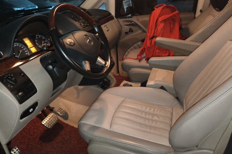 Used Mercedes-Benz Viano 2014 3.5L Premier Edition Left Front Seat