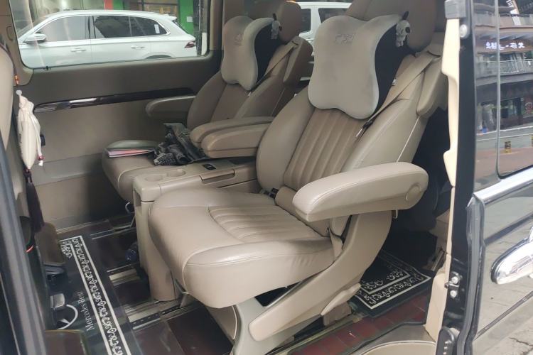 Used Mercedes-Benz Viano 2014 3.5L Premier Edition Left Rear Seat