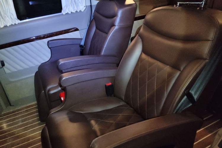 Used Mercedes-Benz Viano 2014 3.5L Premier Edition Left Rear Seat