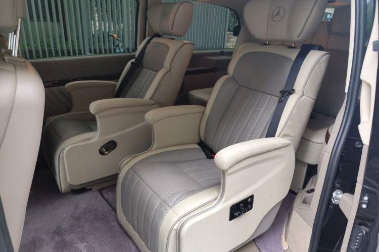 Used Mercedes-Benz Viano 2014 3.5L Premier Edition Left Rear Seat