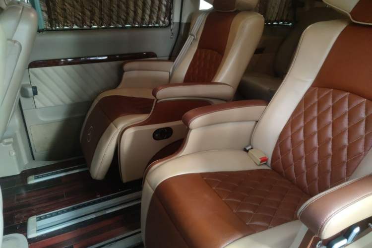 Used Mercedes-Benz Viano 2014 3.5L Premier Edition Left Rear Seat