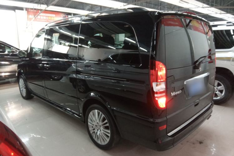 Used Mercedes-Benz Viano 2014 3.5L Premier Edition Left Side
