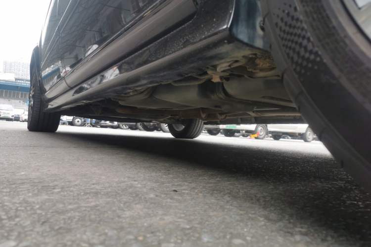 Used Mercedes-Benz Viano 2014 3.5L Premier Edition Left Side Sill