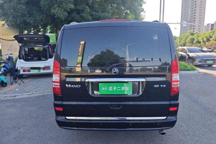Used Mercedes-Benz Viano 2014 3.5L Premier Edition Rear