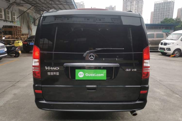 Used Mercedes-Benz Viano 2014 3.5L Premier Edition Rear