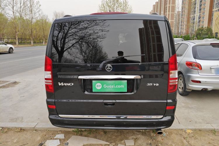 Used Mercedes-Benz Viano 2014 3.5L Premier Edition Rear